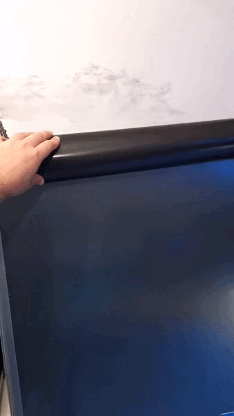 Instalace magnetické tapety na lednici